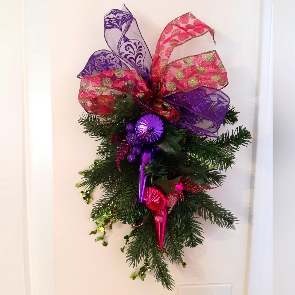 Beautiful Christmas Swag Wreath Door/Wall Hanging Ornament